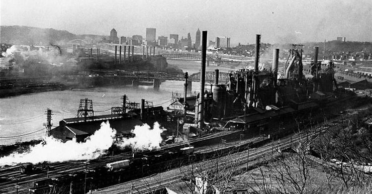 Pittsburgh's Jones and Laughlin Steel Works in 1967, with downtown Pittsburgh in the background (The Brookline Connection)
